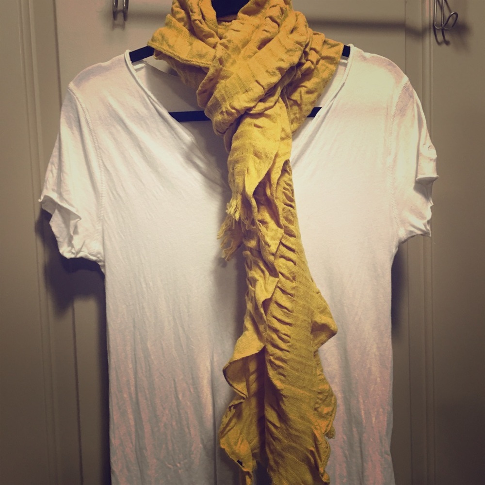 Adorable Yellow fringed crinkle scarf