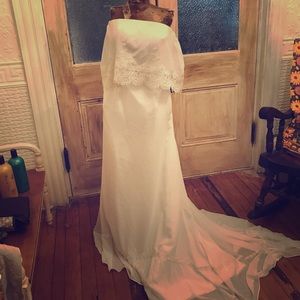 Ivory off should wedding gown