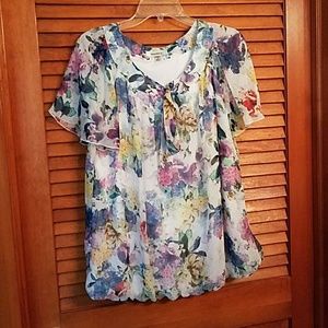 Dressbarn size 1x floral blouse