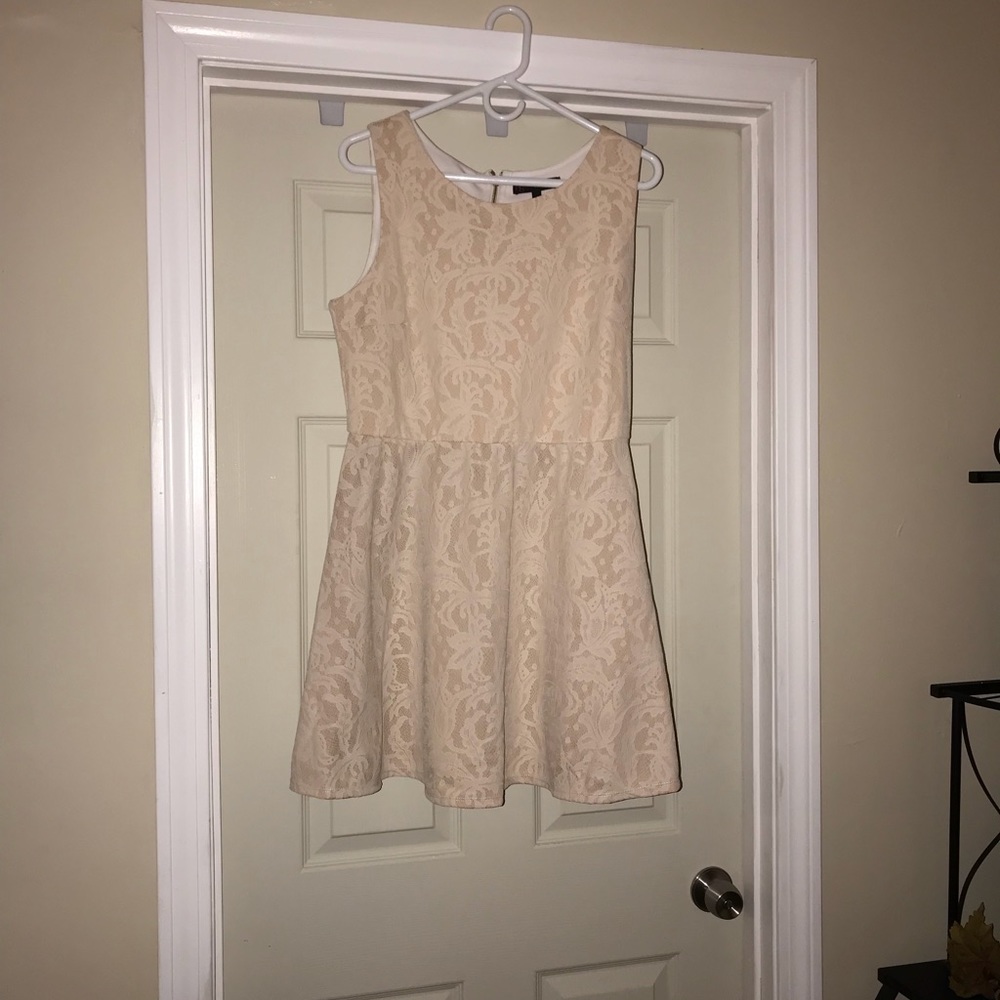 Off white/cream dress EUC - Picture 4 of 4