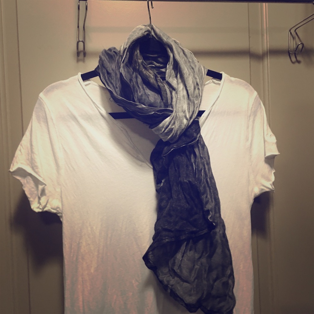 Gorgeous Fashion scarf