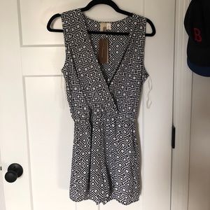 NWT Francesca’s collection jumper