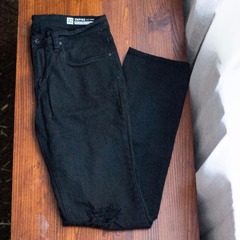 Empyre 32x32 Distressed Skinny Jeans