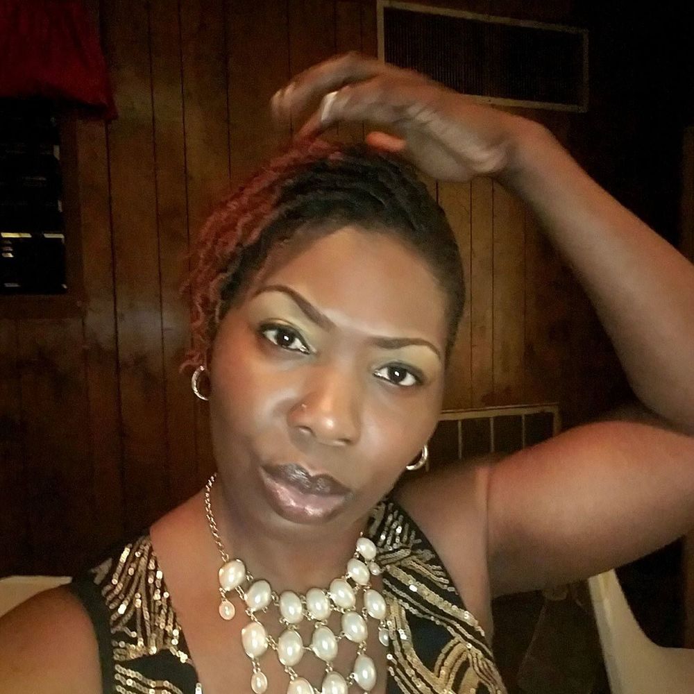 Meet your Posher, Felicia