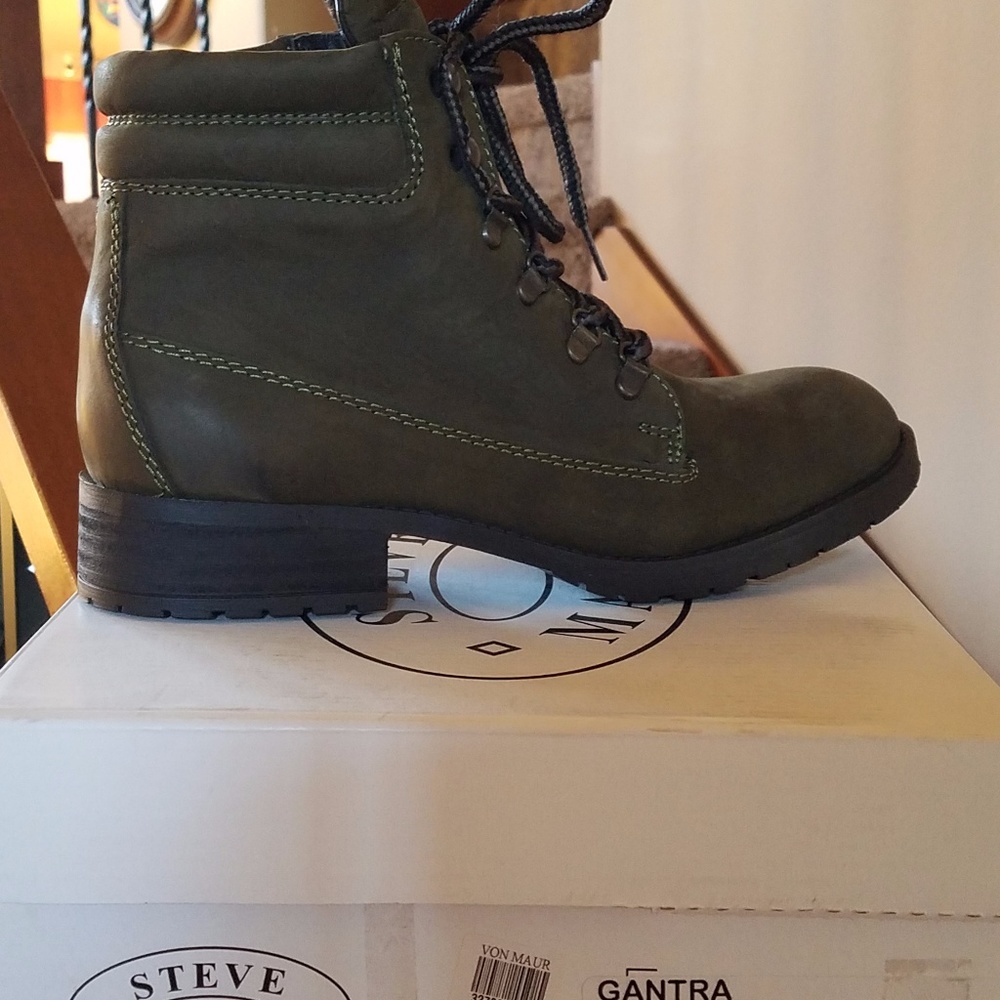 Steve Madden Gantra Boots Womens Size 10, New in B