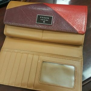 Fossil wallet