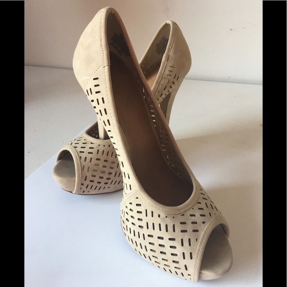 Nude platform heels