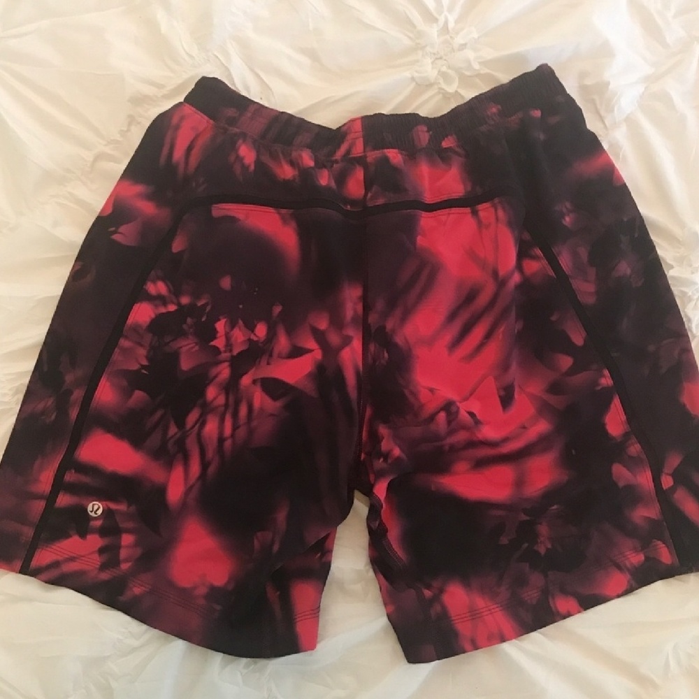 Men's Lululemon lined pace breaker shorts