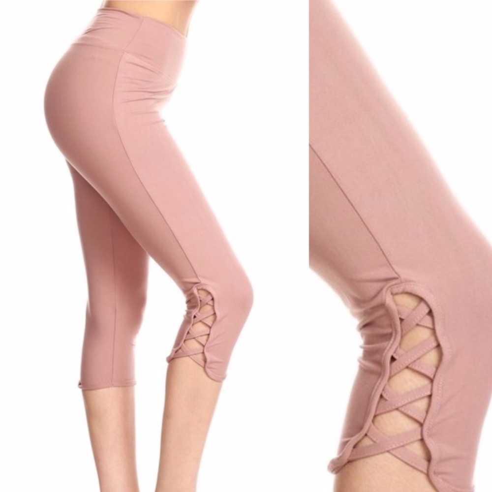 🎄🎉🎄Just Arrived🎄🎉🎄BRUSHED CRISSCROSS CAPRIS