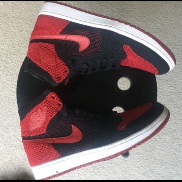 Jordan 1 banned flyknit size 9 - Picture 3 of 3