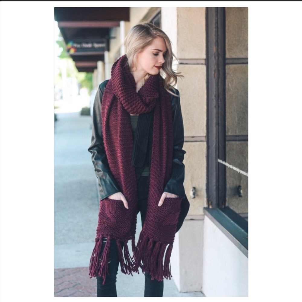 🎉HP | OVERSIZED chunky knit pocket scarf