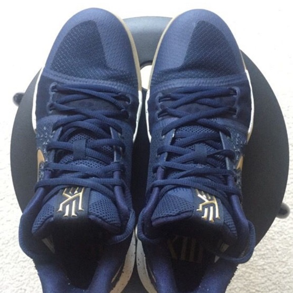 Kyrie 3 - Picture 4 of 4