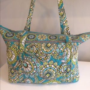 Like new Vera Bradley tote