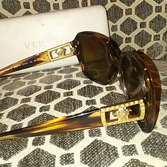 authentic VERSACE Shades - Picture 3 of 8