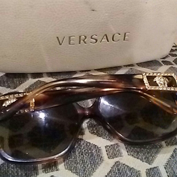 authentic VERSACE Shades - Picture 8 of 8