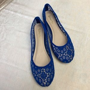 Women’s lace like shoes