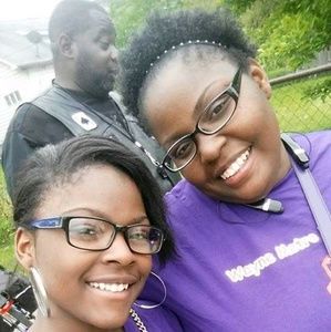 Meet your Posher, Elexiea