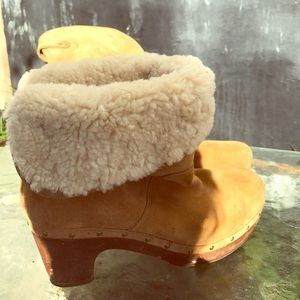 Ugg short boots size 9