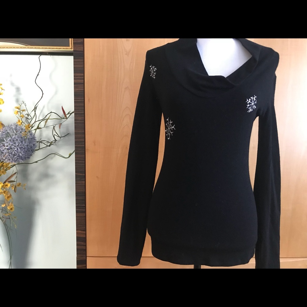 A Blue Girl wool top