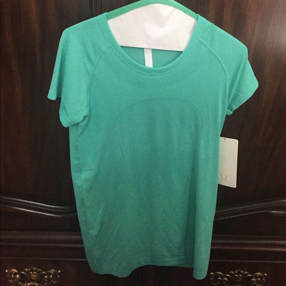 Swiftly Tech SS Crew NWT LULU LEMON