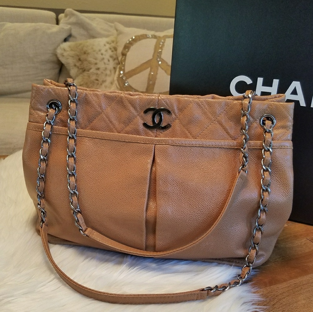 CHANEL 🎉 TODAY ONLY 🎉 Shopper PERFECT CONDITION