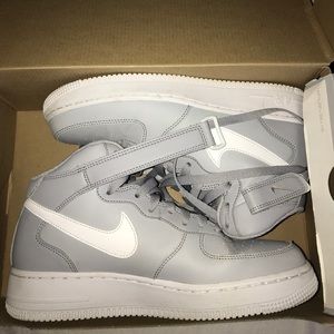NIKE Air Force 1 Mid Grey & White