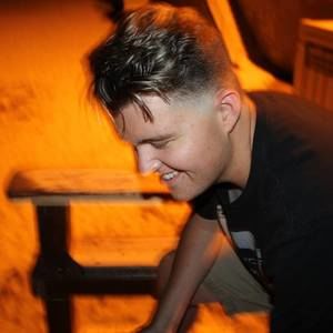 Meet your Posher, Lucas