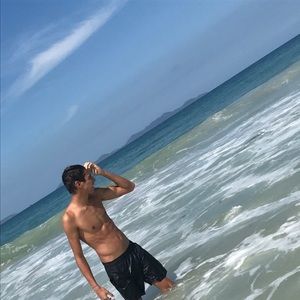 Meet your Posher, Anibal