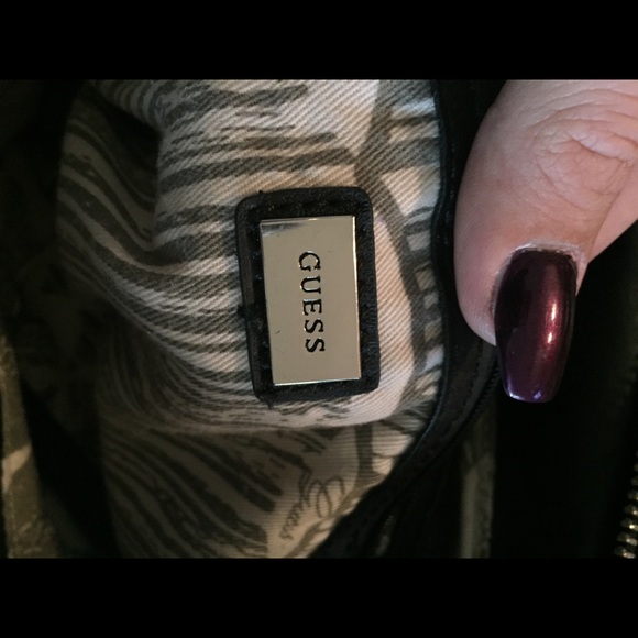NWOT GUESS PURSE🛍 - Picture 7 of 8