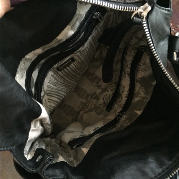 NWOT GUESS PURSE🛍 - Picture 8 of 8