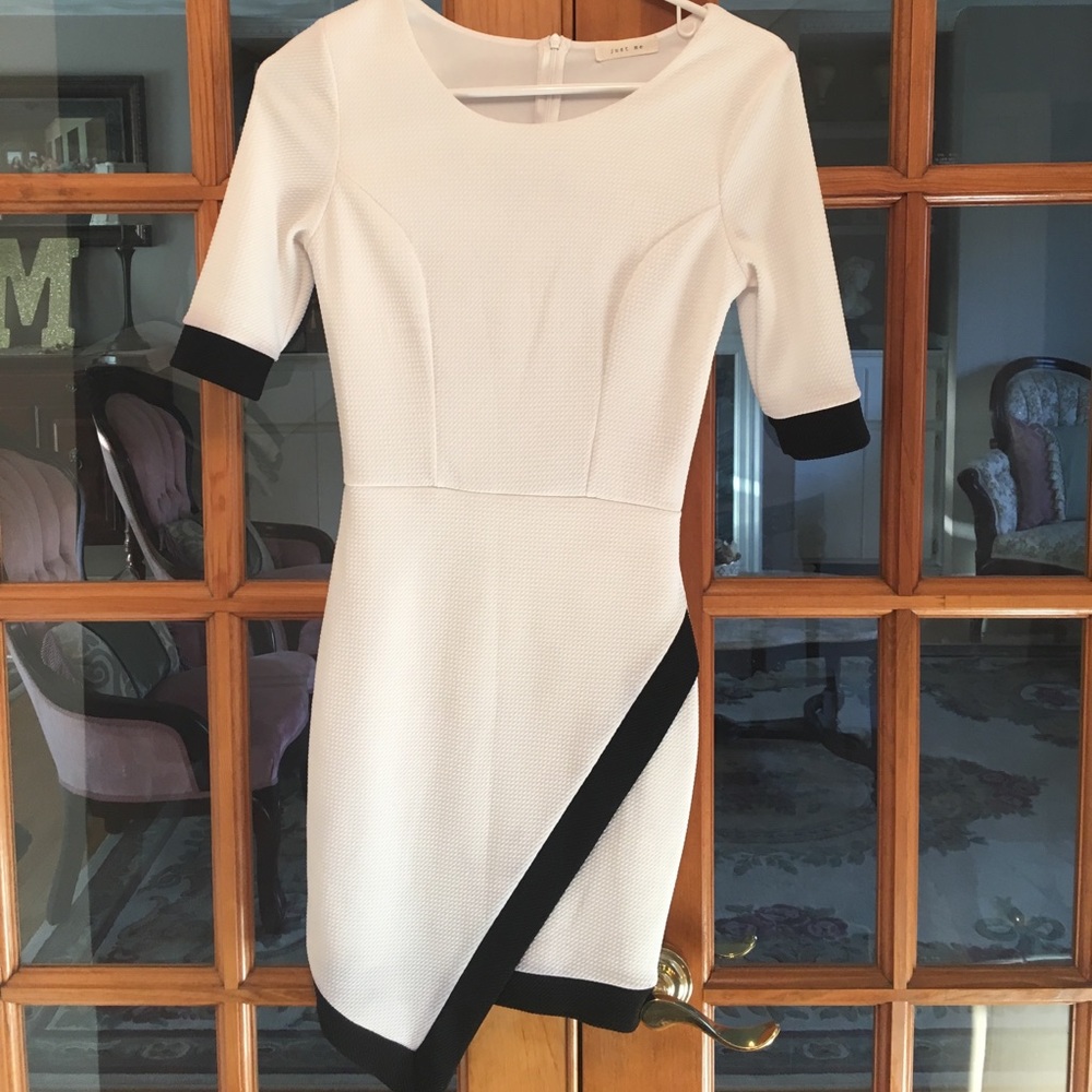 BOGO50%: White and black mini dress