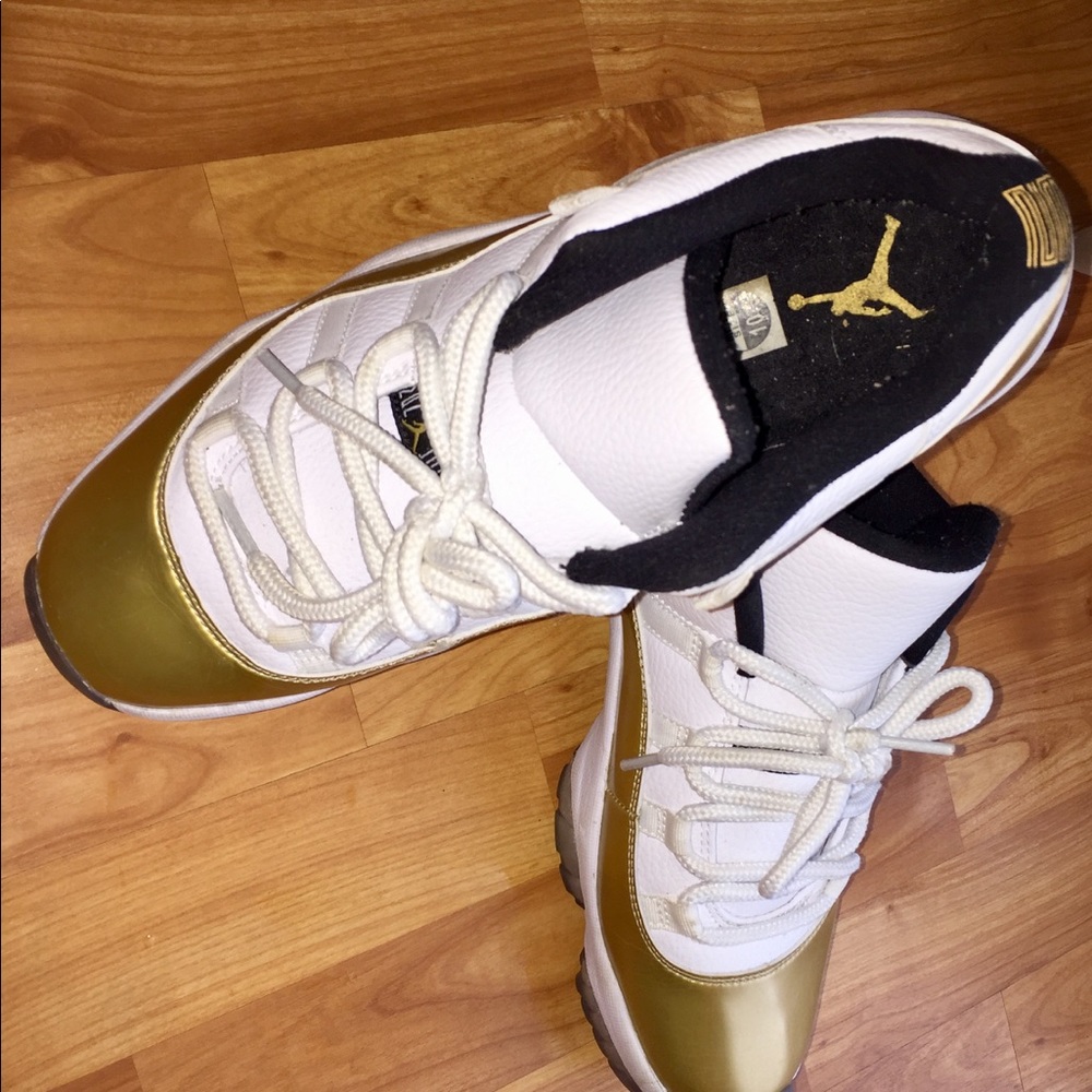 Jordan 11 Gold Low