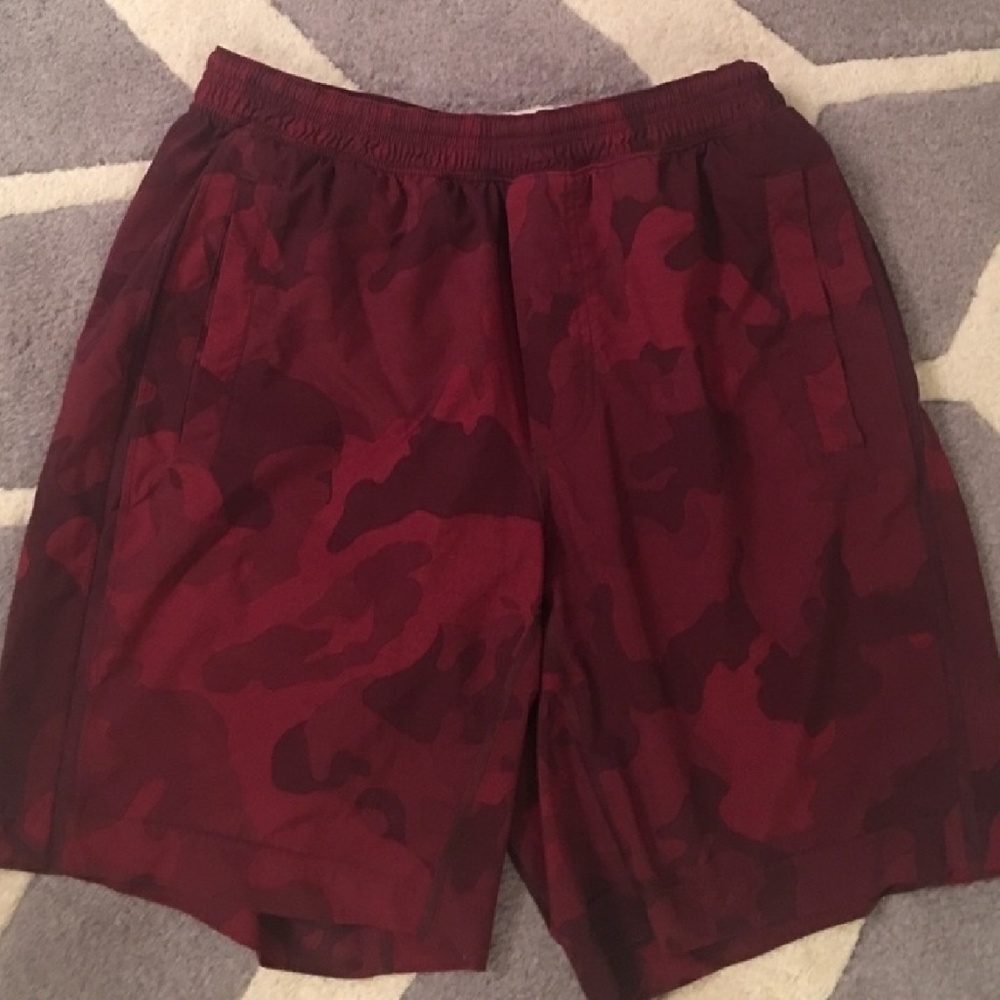 Maroon camo lined pace breaker Lululemon shorts