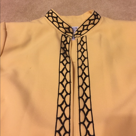 Unlined yellow Blazer with black trim. - Picture 2 of 3
