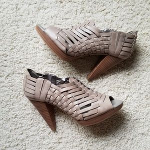 Banana Republic Women's Hurache Stacked Pumps Sz6