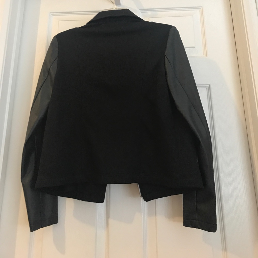 Black jacket - Picture 2 of 2