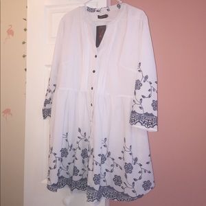NWT White and Navy Lightweight Dress