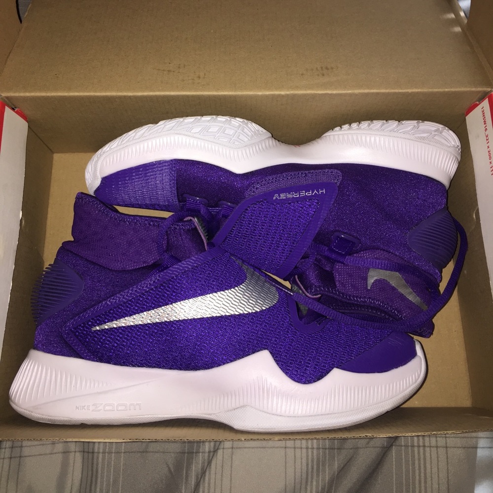 Nike Hyperrev (Grade School)