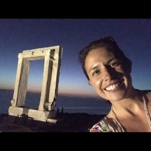 Meet your Posher, Caroline