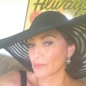 Meet your Posher, Ellen