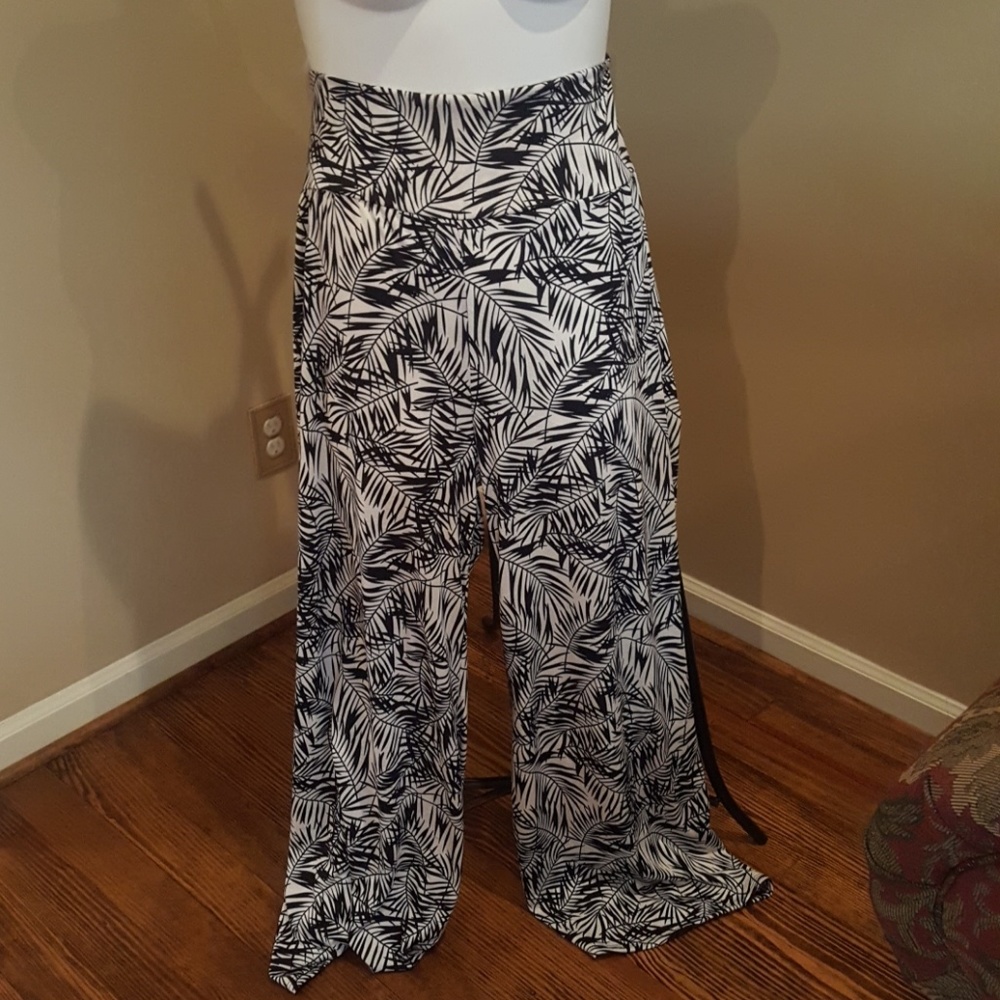 Women's  palazzo pants/NWOT