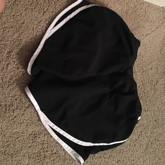 Nike running shorts - Picture 2 of 2
