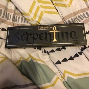 Kat Von D Serpentina palette