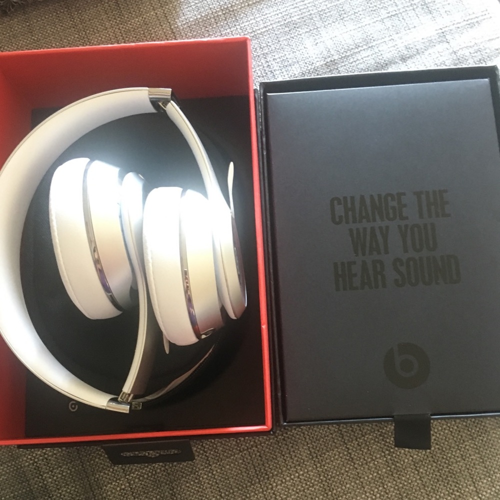 Brand New Beatsolo3 Wireless Headphones