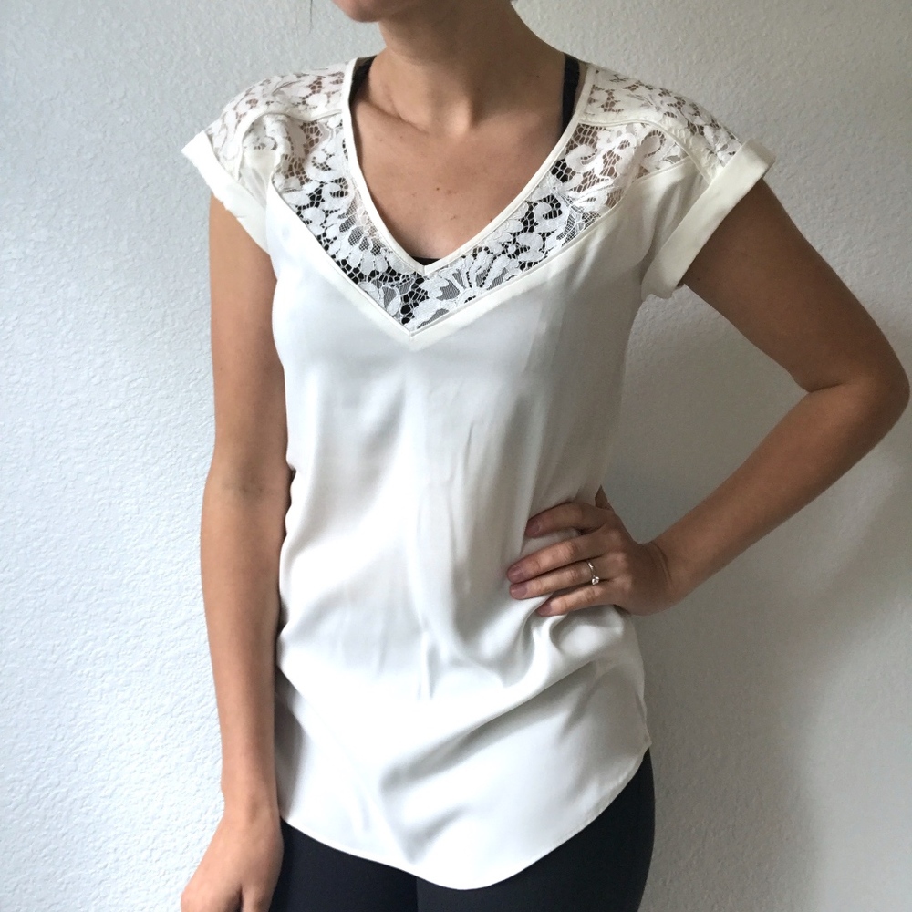 NWT EXPRESS Cream Lace Short Sleeve Blouse XS