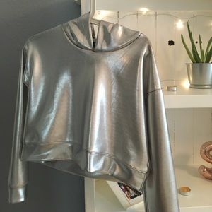 Silver metallic top