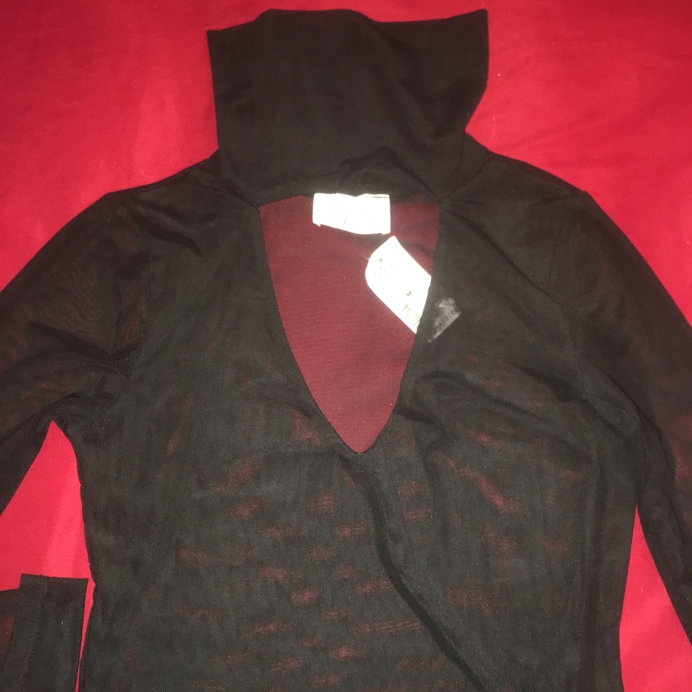 Mesh turtle neck moderate plunge