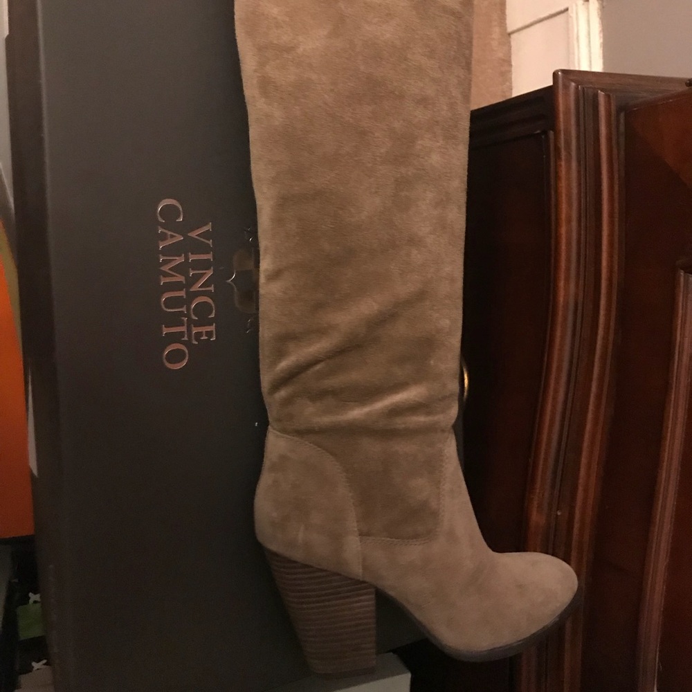 Suede knee boot