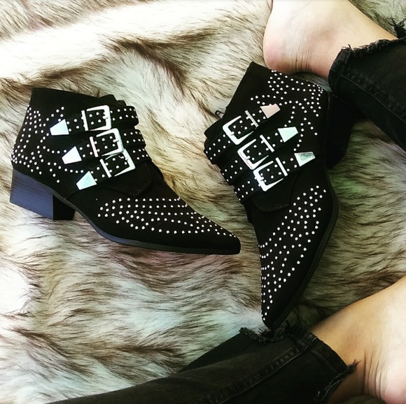 LAST PAIR!!//The Emma// Black studded bootie - Picture 4 of 8
