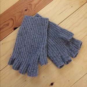 ❄️ NWOT Banana Republic Mens fingerless gloves ❄️
